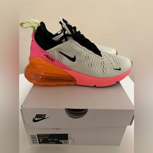 Nike Air Max 270
